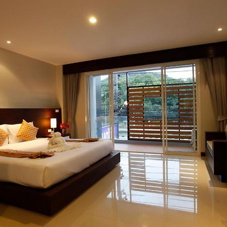 Nize Hotel - Sha Plus Phuket Bagian luar foto